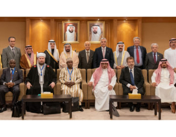 حاكم الشارقة يستقبل الأمين العام وأعضاء المجلس التنفيذي لاتحاد جامعات دول العالم الإسلامي